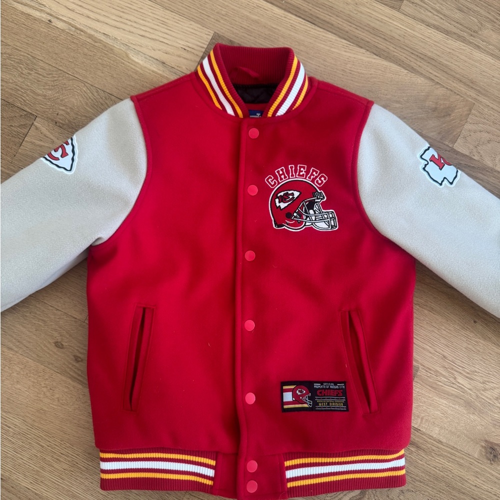 NWOT Red Kansas City Chiefs Varsity Coat Youth 10/12